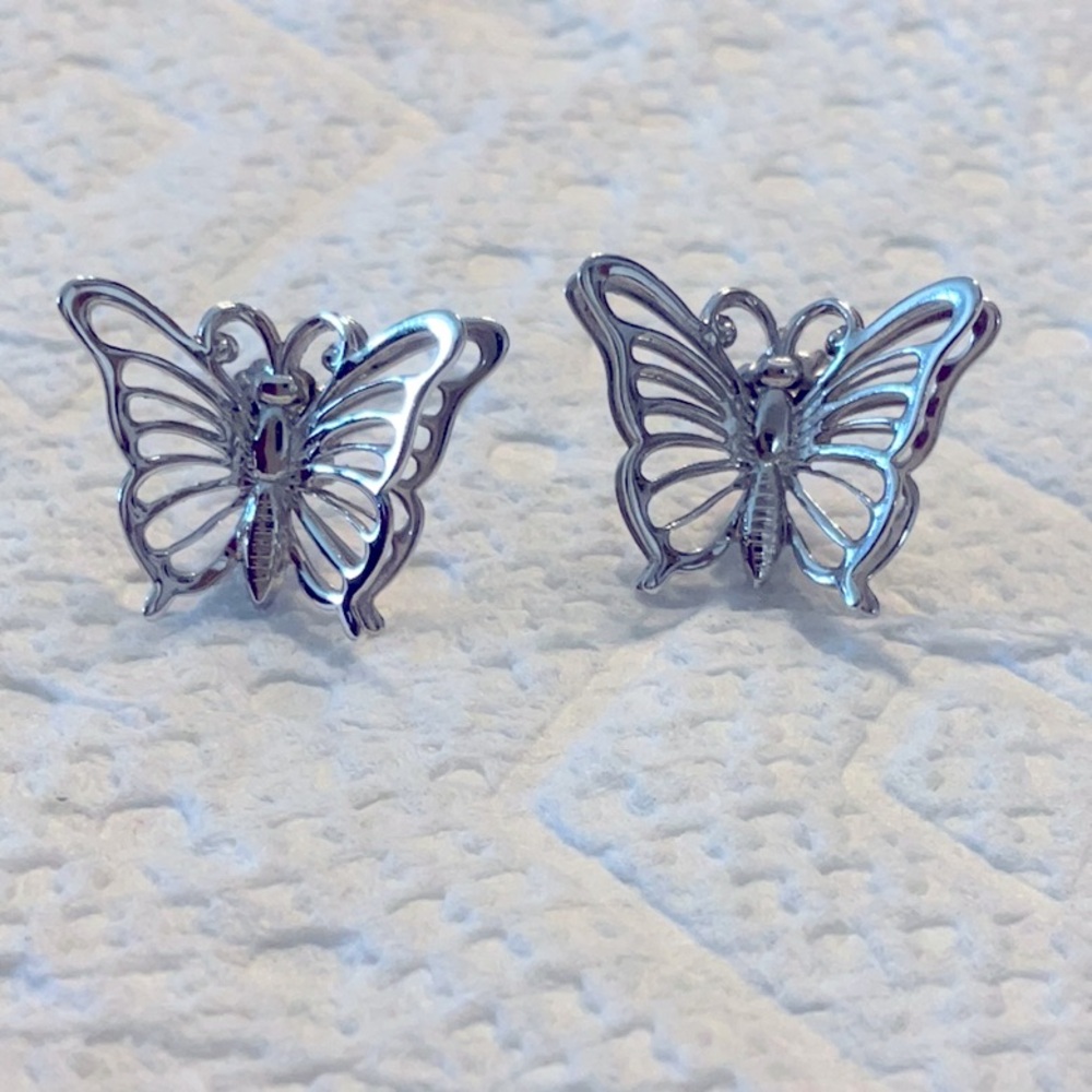 Silver plated butterfly earrings that are in great condition.